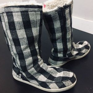 ROXY BOOTS. Women 7.5 barely used